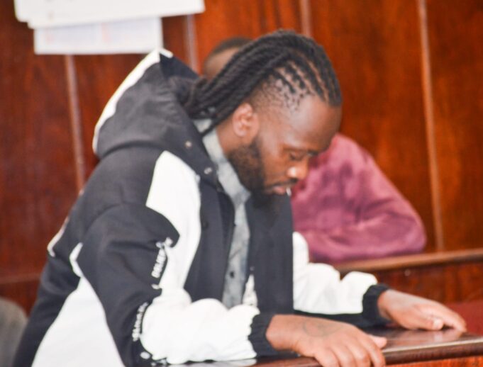 City Barber Trims More Than Hair – Shaves Client Off SH450,000